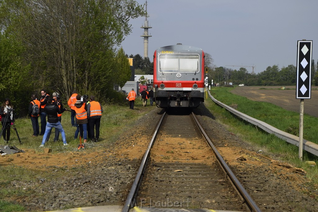 Schwerer VU LKW Zug Bergheim Kenten Koelnerstr P380.JPG - Miklos Laubert